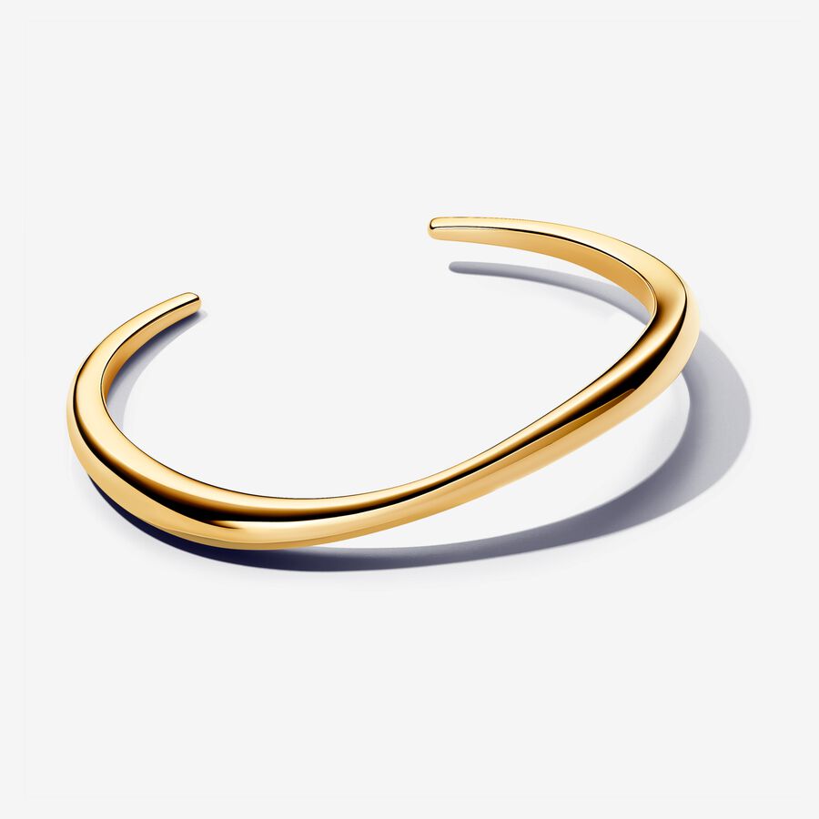 Pulseira aberta com design orgânico